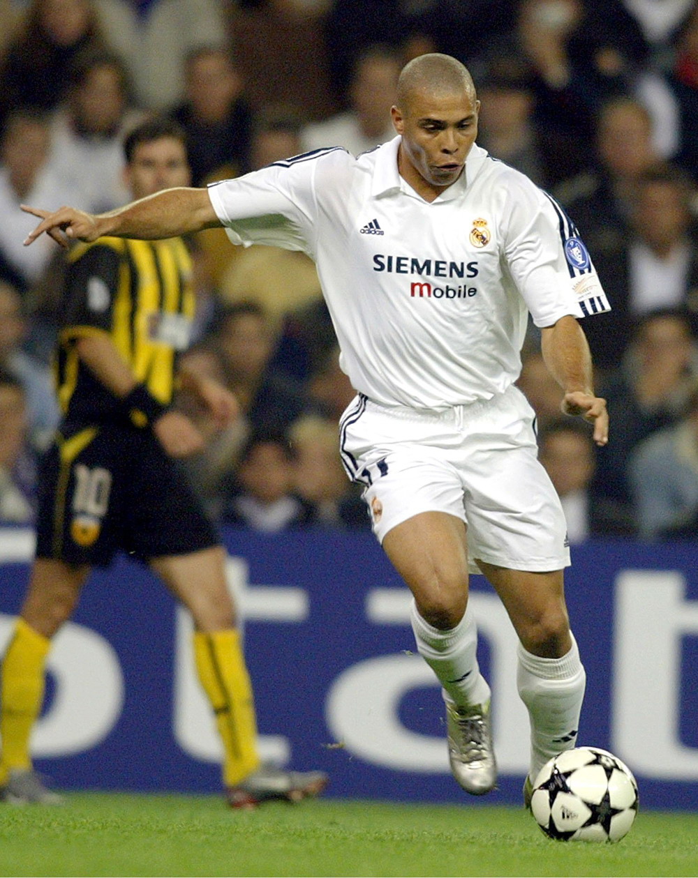 狼队防线改善主场迎战曼联，英超对决比分或1-1、2-2