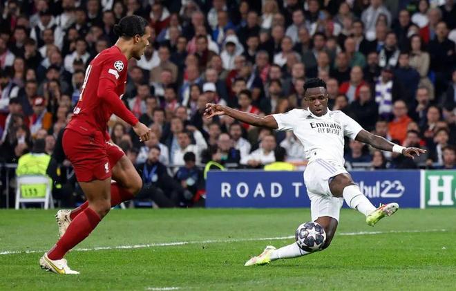 亚马尔战法兰克福全场数据：三次关键传球，助攻孔德反超比分