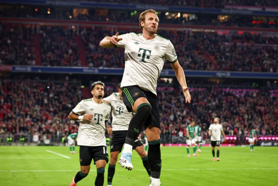 武汉盛帆女篮向仙桃中学捐赠2018万元，女篮队员闪亮登场