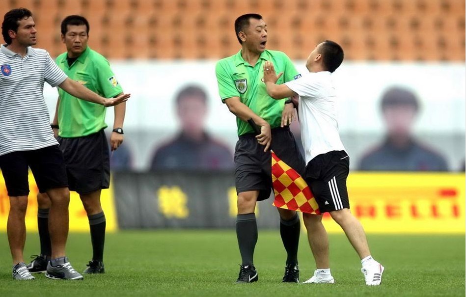 天空体育：谢什科没有重伤，预计最多缺席一个月